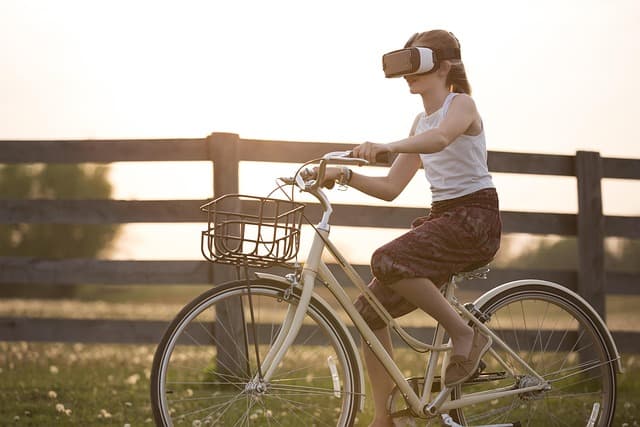 Exploring the Benefits of Virtual Reality in Automotive Technology